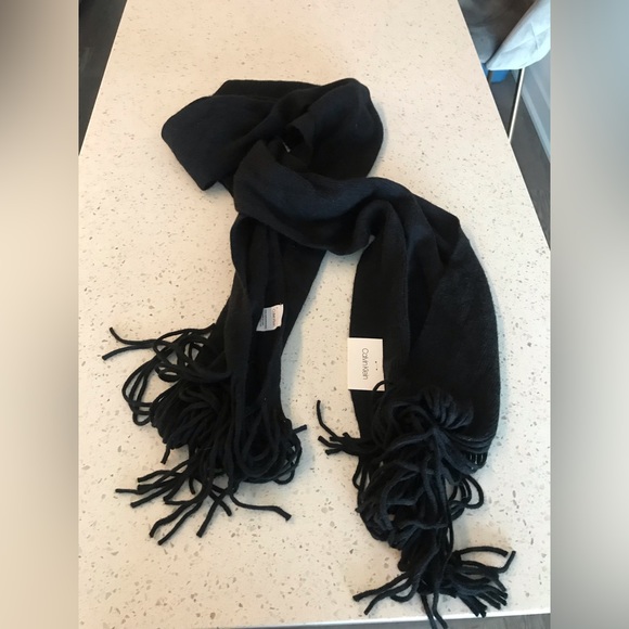 Calvin Klein black scarf NWT - Picture 2 of 4